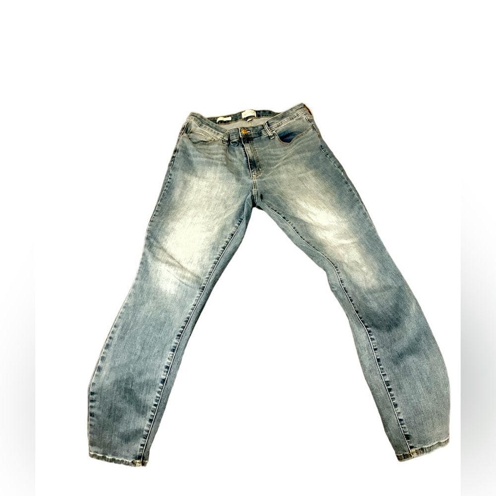 Universal Thread High Rise Skinny distressed size 17L jeans.